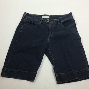 Levi’s 515 Bermuda Length Jean Shorts Size 8